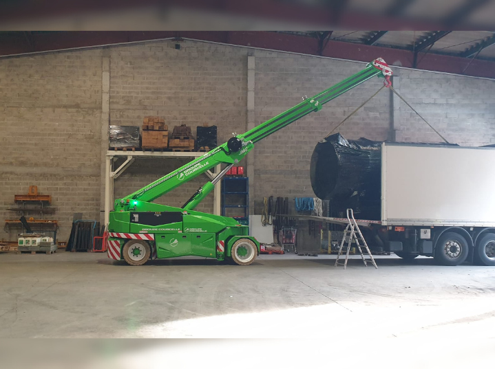 Manutention d'une cuve en grue d'atelier