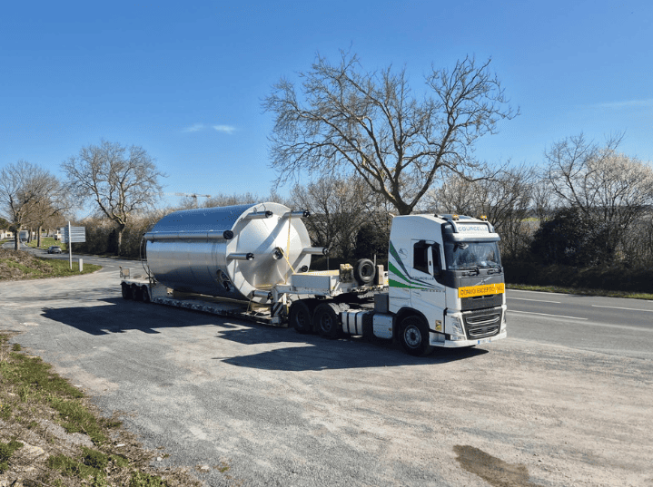 Transport exceptionnel extrasurbaissé 3 essieux
