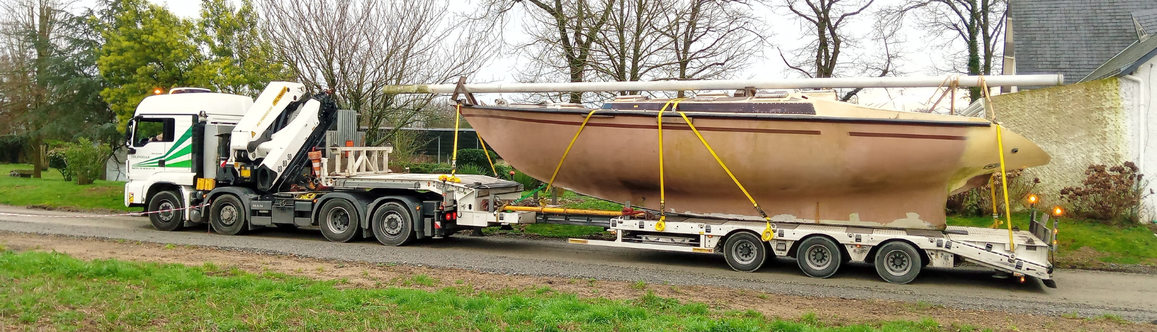 Transport coque de bateau