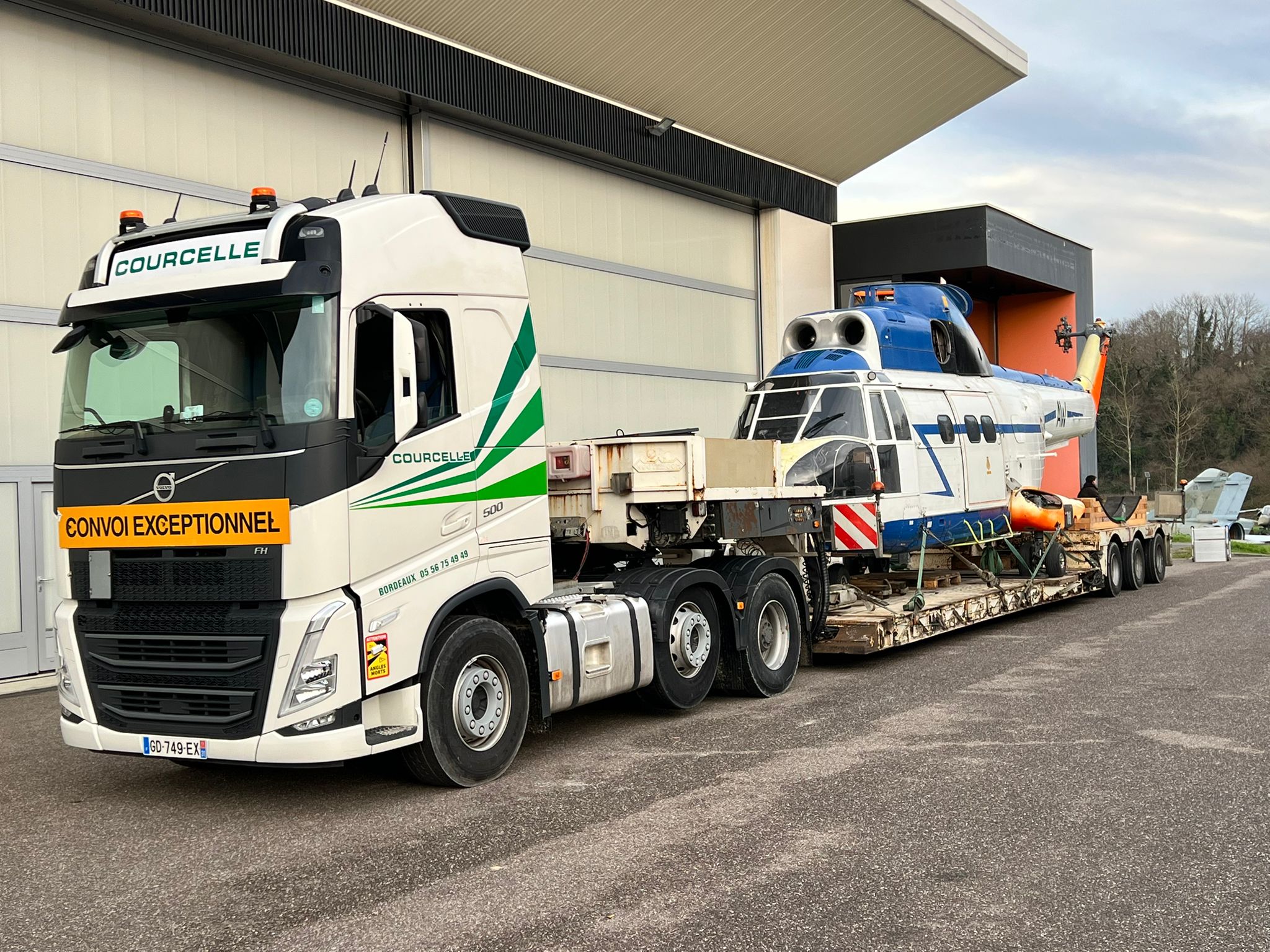 Transport exceptionnel h&eacute;licopt&egrave;re Bordeaux M&eacute;rignac Pessac Bassens 